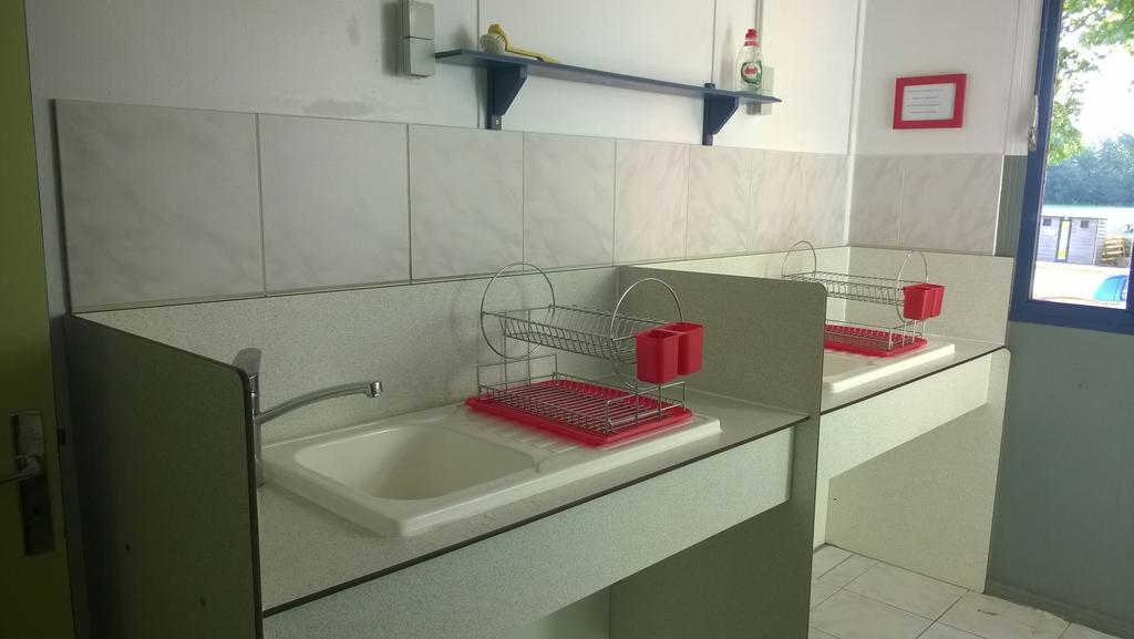 Camping Des 2 Rives- Chambres Etang-sur-Arroux Exteriör bild